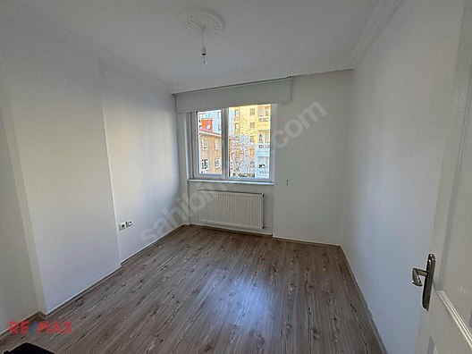 Bostancı Merkez Marmaraya Çok Yakın Masrafısz 1+1 Satılık Daire